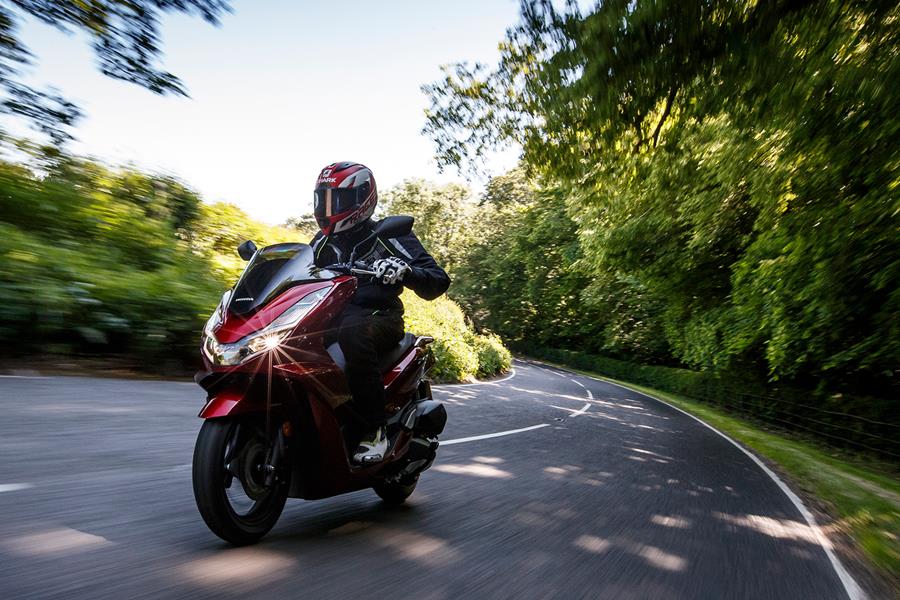 Riding the Honda PCX125 on UK roads