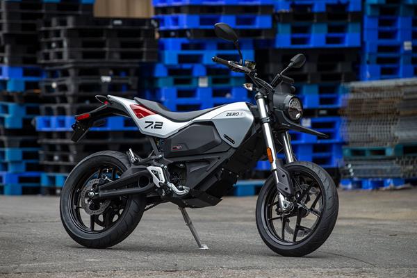 A side view of the 2021 Zero FXE