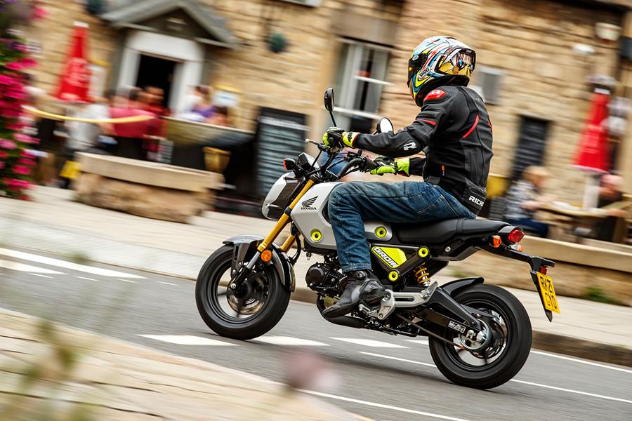 Riding the Honda MSX125 Grom in town