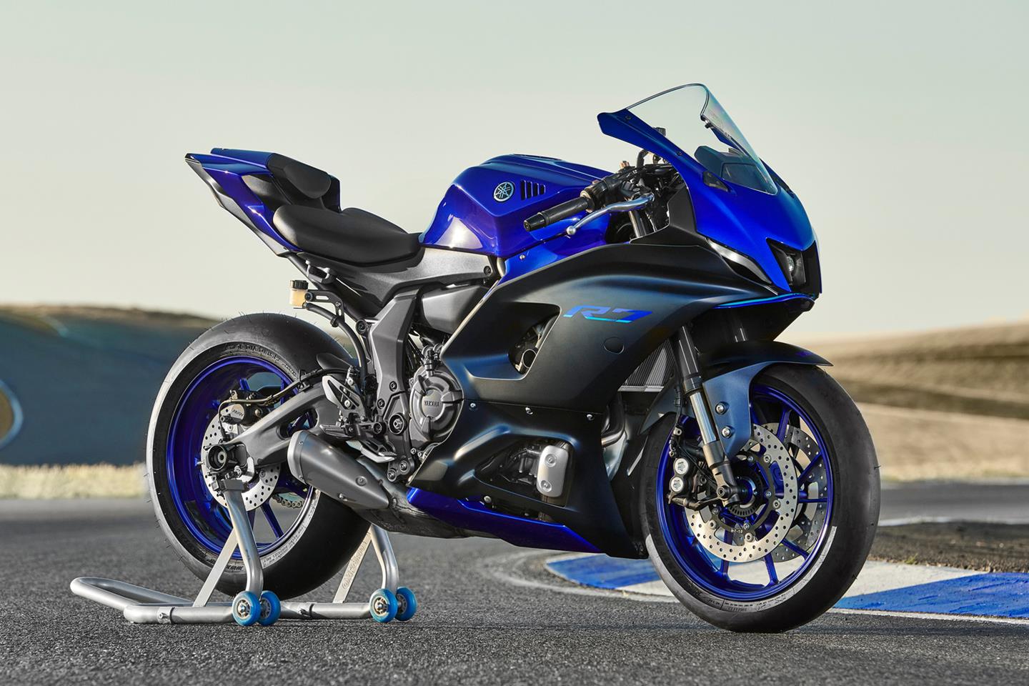 2022 yzf r7