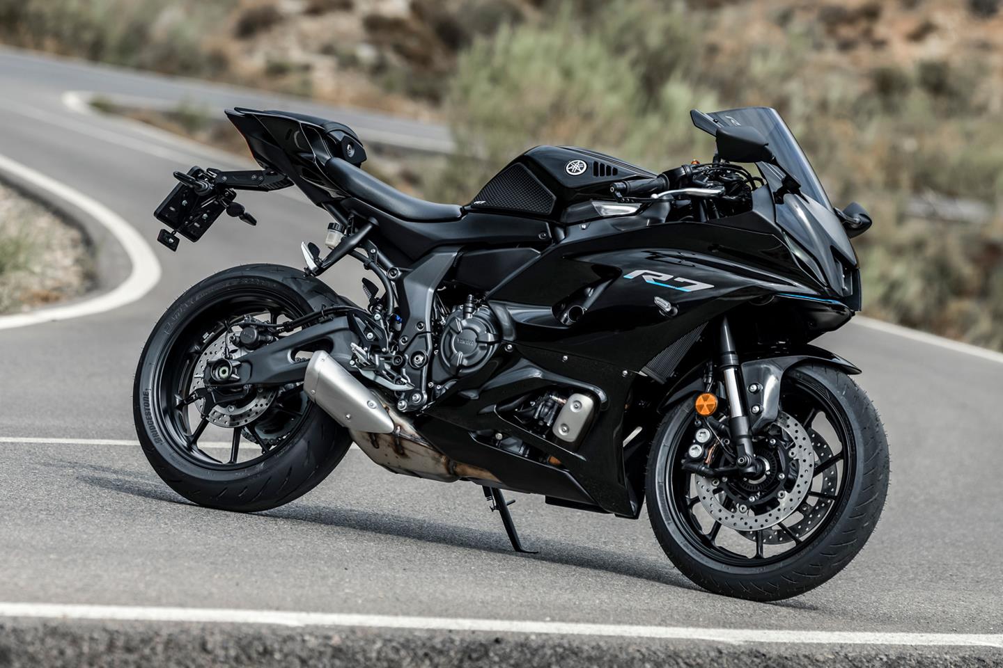 Yamaha yzf r7 deals specs