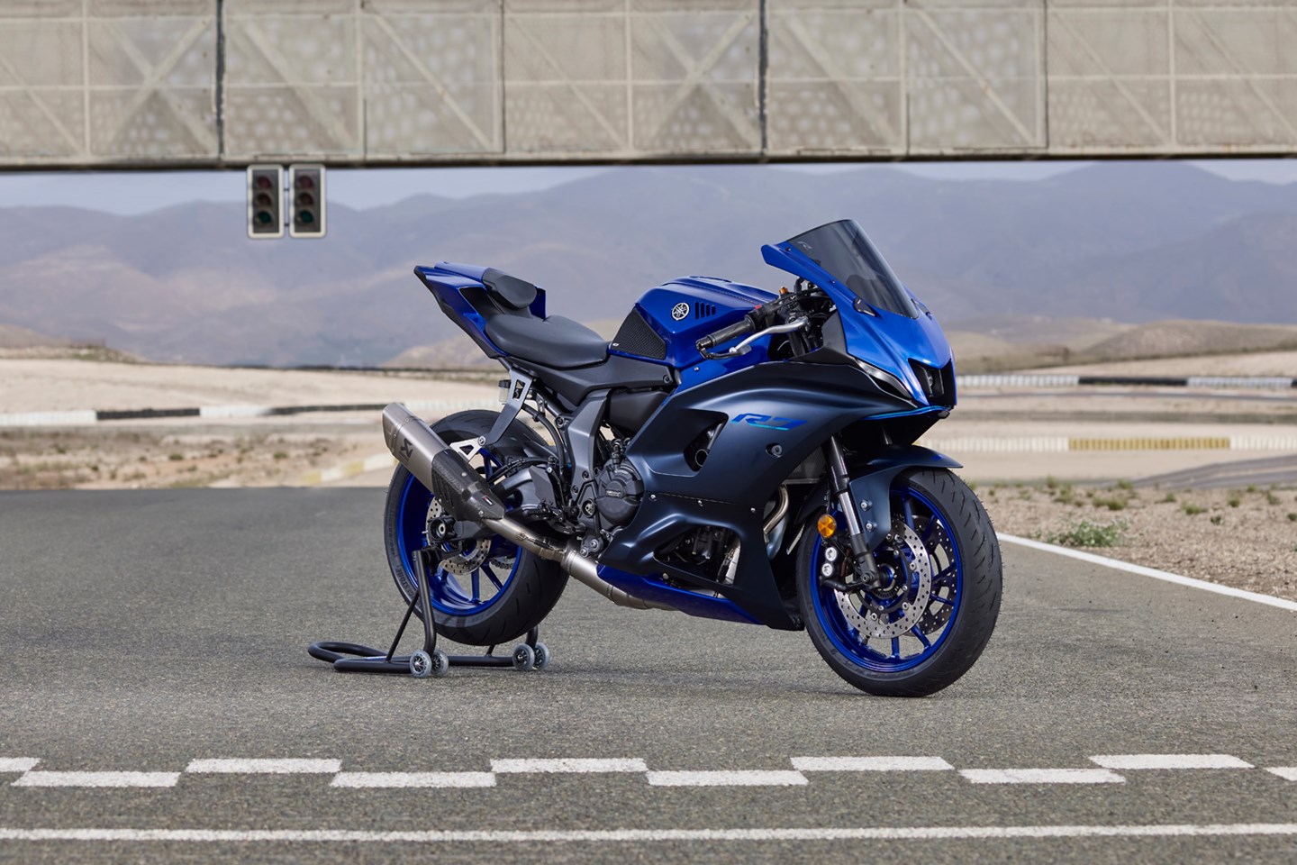 First Ride Review – 2022 Yamaha YZF-R7
