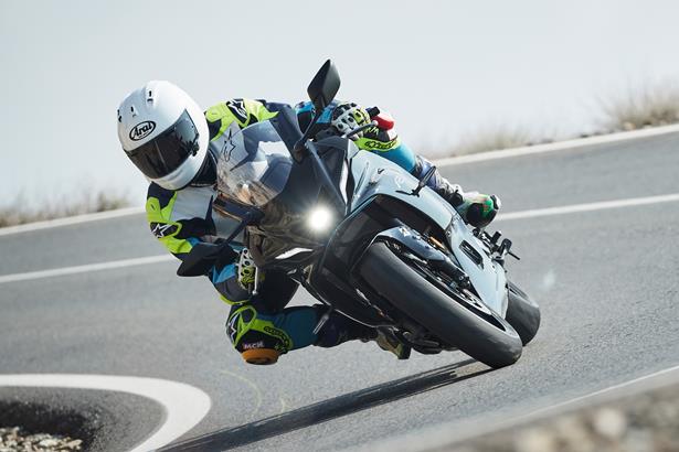 2022 Yamaha R7 review - likeable middleweight sportsbike