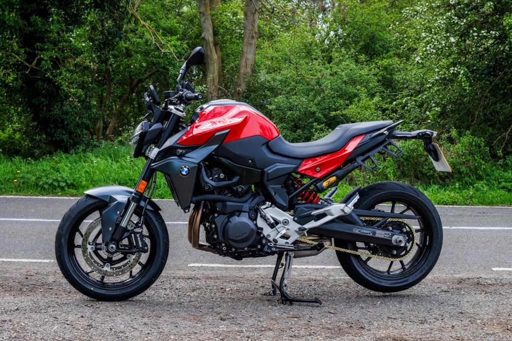 2020-on BMW F900R Review: F900R gets racy for 2025