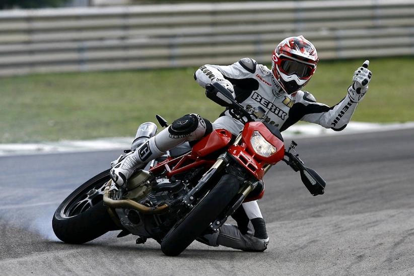 Xaus gets Hypermotard sideways in Sardinia