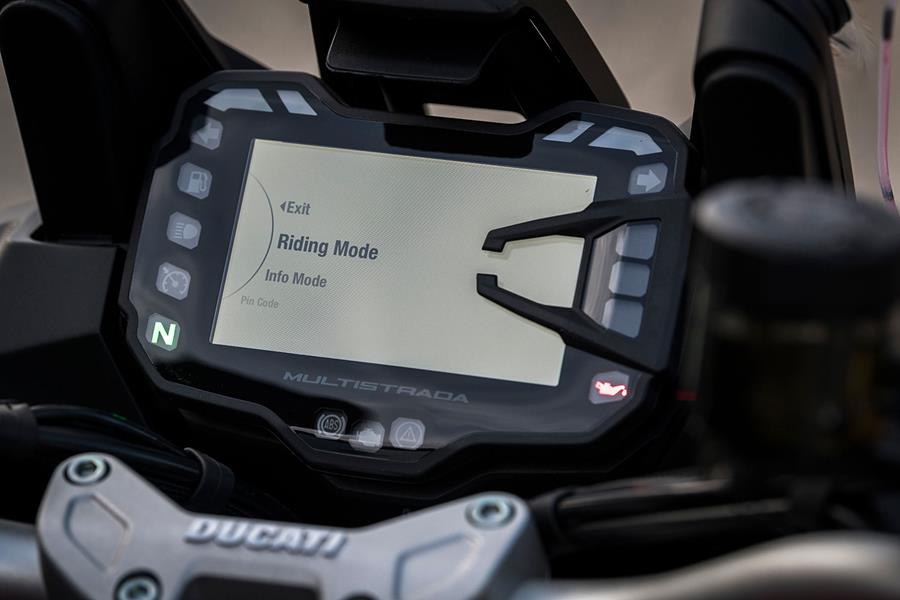 Ducati Multistrada V2 S TFT screen