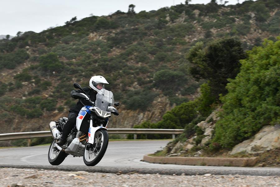 Cornering on the Aprilia Tuareg 660