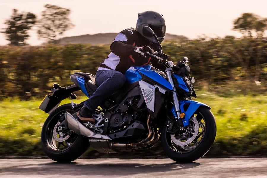 Cornering on the Suzuki GSX-S950 on UK roads