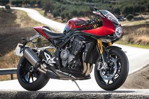 Pare-brise Moto Triumph Speed Triple 1200 RR 2022-2024 - PMMA, Noir, Protection Vent, Installation Facile