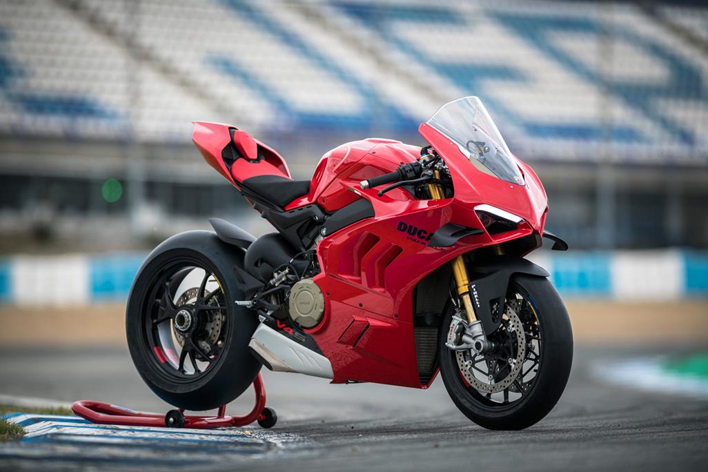 DUCATI PANIGALE V4S (2022 - On) Review