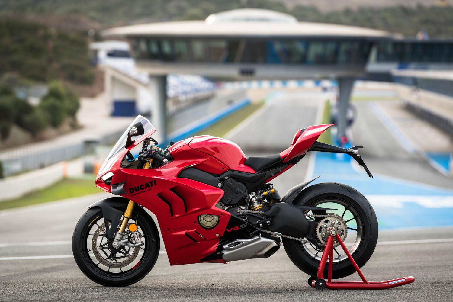 DUCATI PANIGALE V4S (2022 on) Review MCN