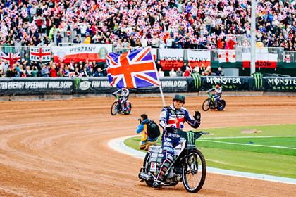 A capacity crowd saw Tai Woffinden lead Britain to second in the Speedway World Cup. But he wants gold in future