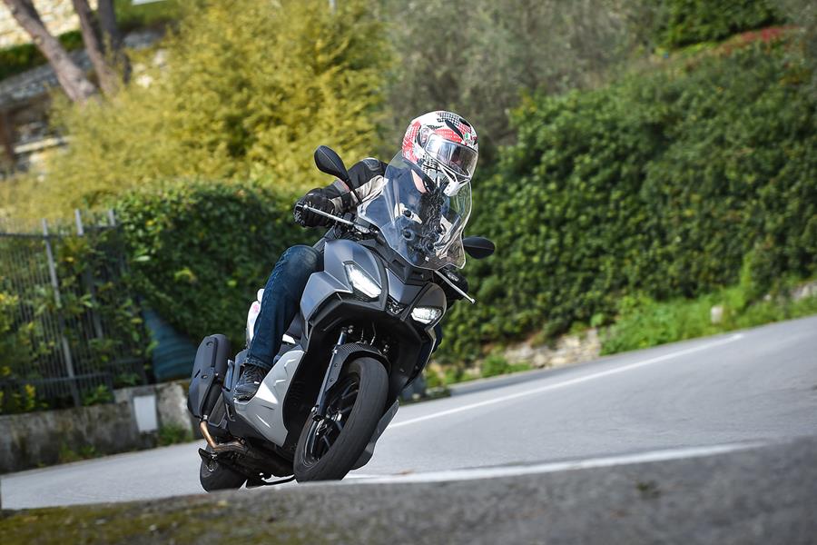 Aprilia SR GT 125 has excellent sporty handling