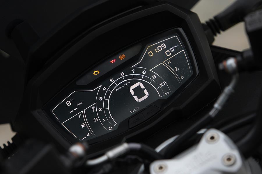 Aprilia SR GT 125 LCD dash