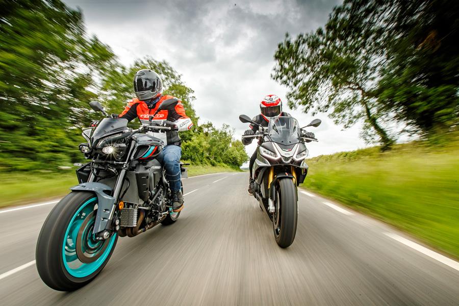 Yamaha MT 10 vs Aprilia Tuono V4 1100