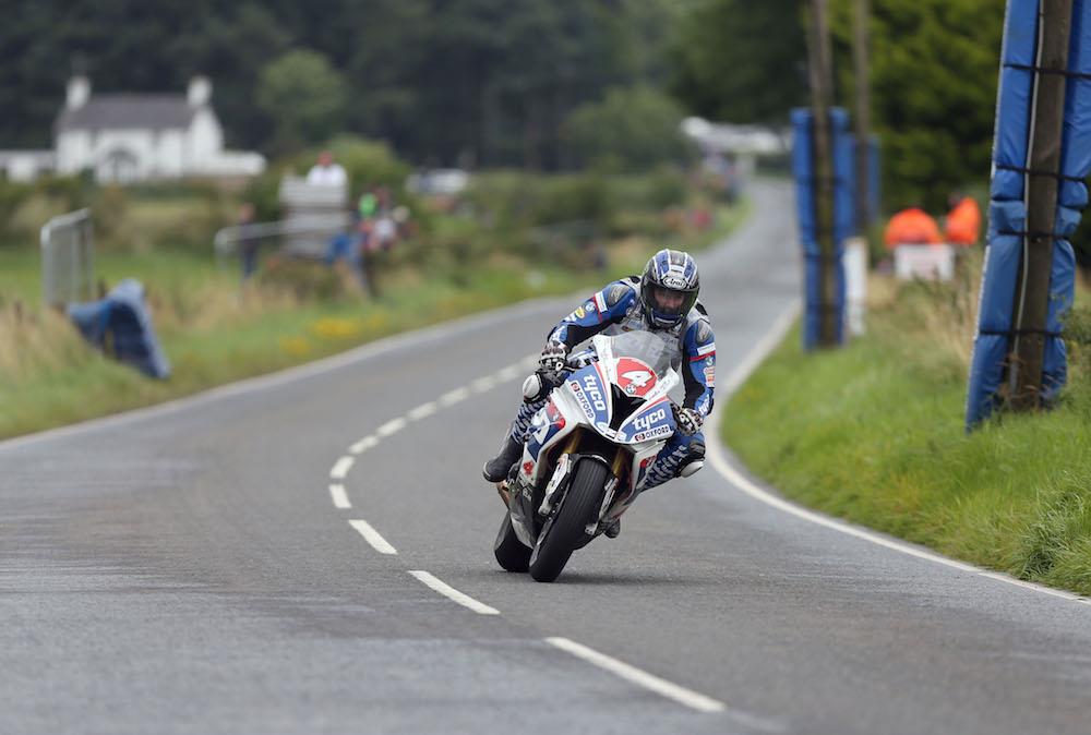 Ulster GP Hutchinson beats Dunlop to Superstock victory MCN