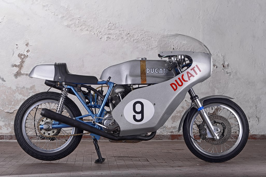 Three beautiful Ducati 750s up for auction