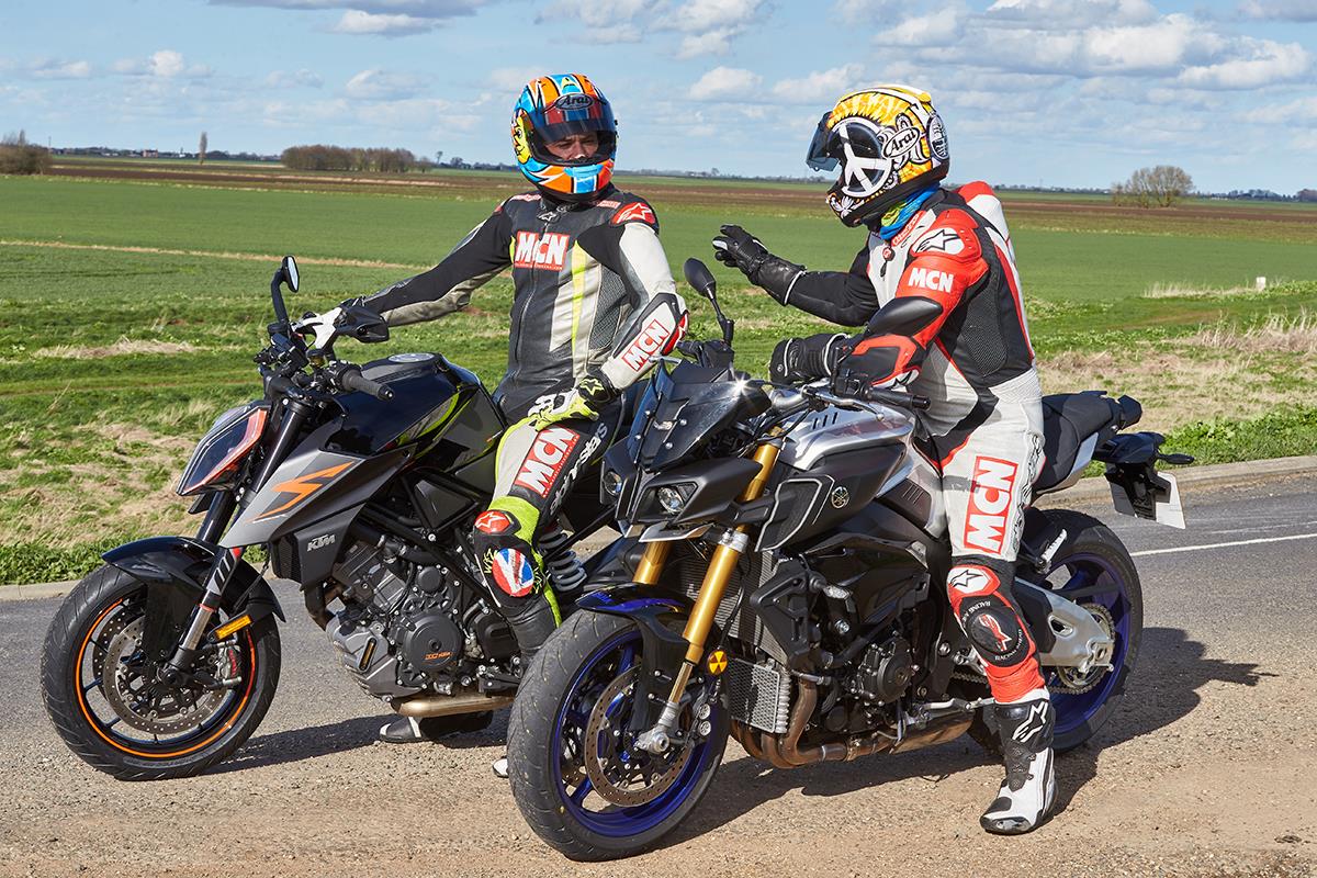 Yamaha MT-10SP vs KTM 1290 Super Duke R 