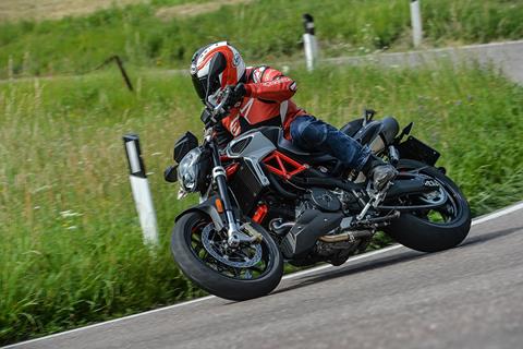 Aprilia Shiver 900: "An SV650 with balls"