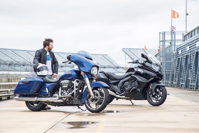 Street Glide vs BMW Bagger