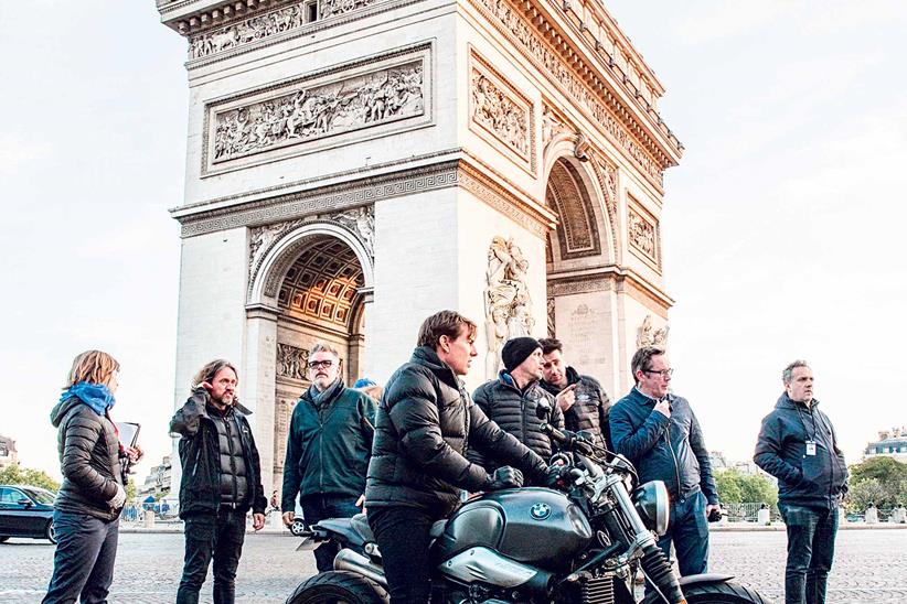 Shooting the film around the Arc de Triomphe