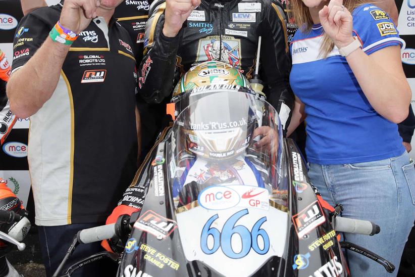 Hickman celebrates Supersport win with the rest of the Smiths team