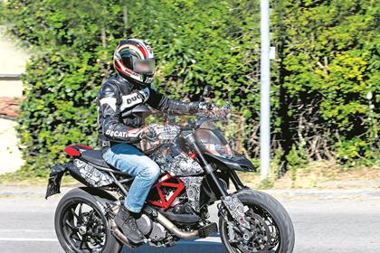 Spied! A suspect looking Ducati Hypermotard