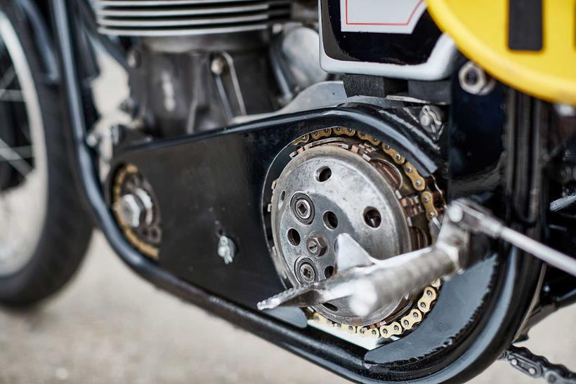 It's easy to see why early Norton racers rode on the clutch