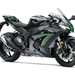 The range-topping ZX-10R SE retains its semi-active suspension