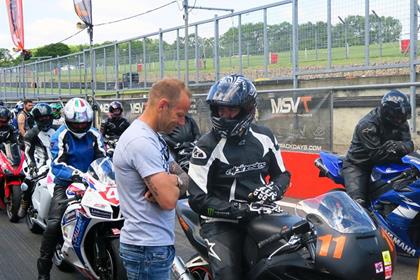 Shakey Byrne giving some last minute advice before a session