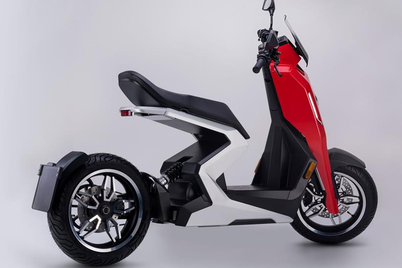 Zapp i300 scooter