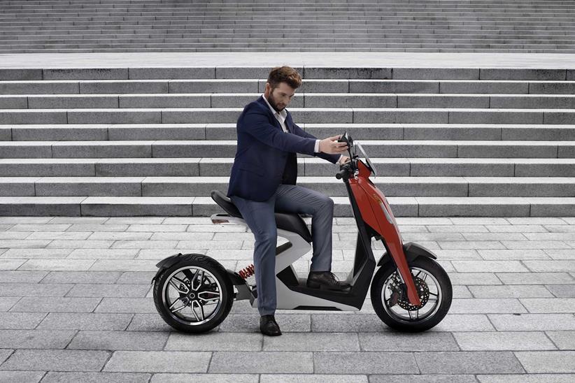 Zapp's new i300 electric scooter is aimed for the city commuter