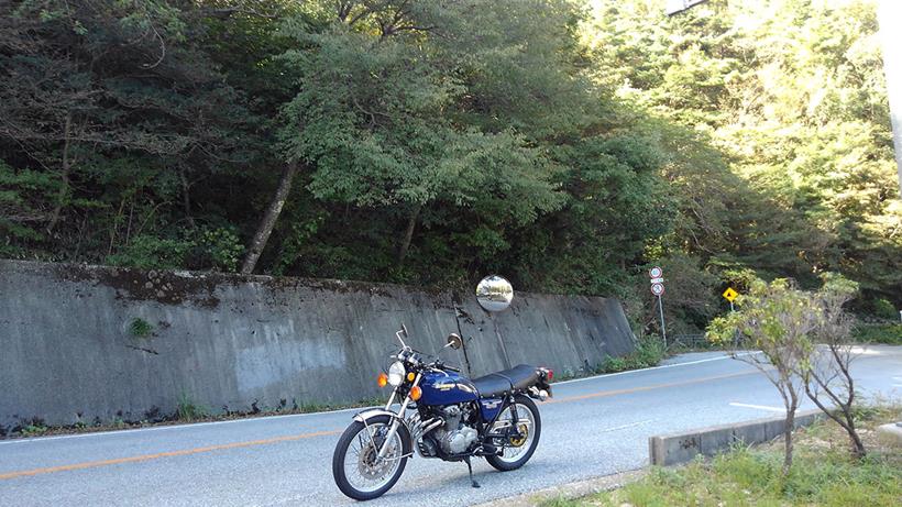 CB400F on Japanese winding road