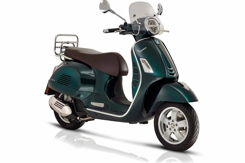 Personalise your Vespa GTS with accessories 