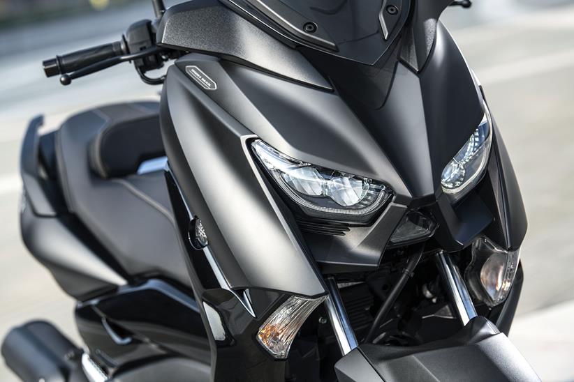 Yamaha XMAX Iron Max headlight