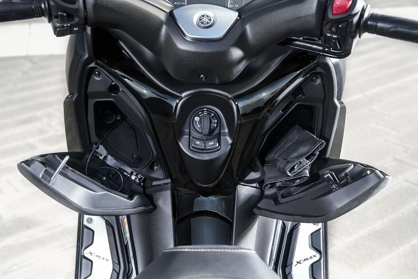 Yamaha XMAX Iron Max glove compartments