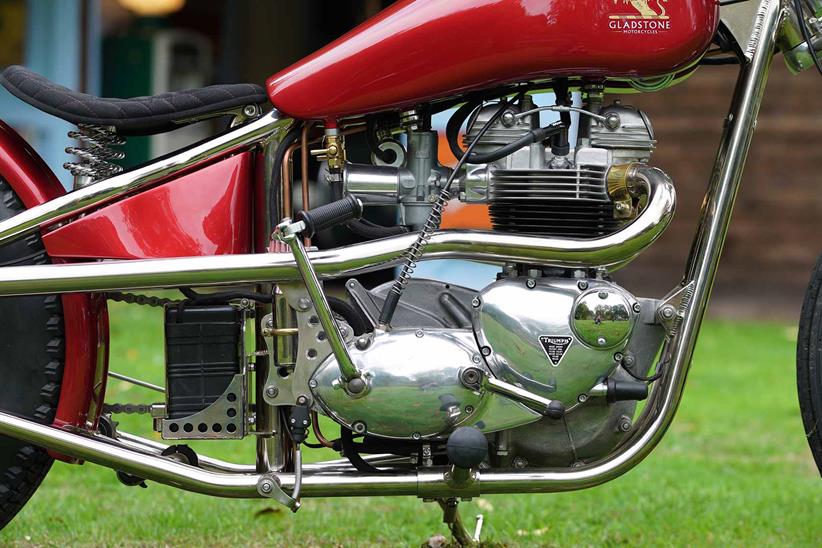 The bike uses a refurbished Triumph T120R engine