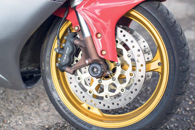 The front forks on the 2004 Fireblade