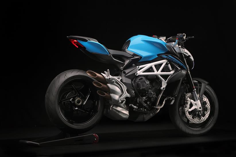 MV Agusta Brutale 800 in blue rear quarter