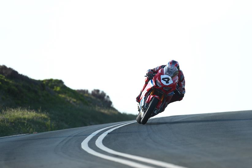 Ian Hutchinson in action on the Fireblade