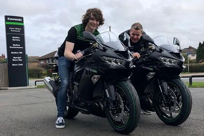 Chris Walker with Rory Skinner on Kawasaki ZX-6Rs