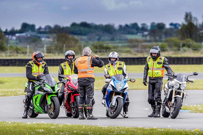 The group on the knee down school