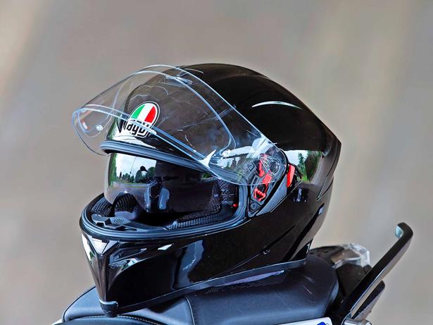 touring helmet with sun visor