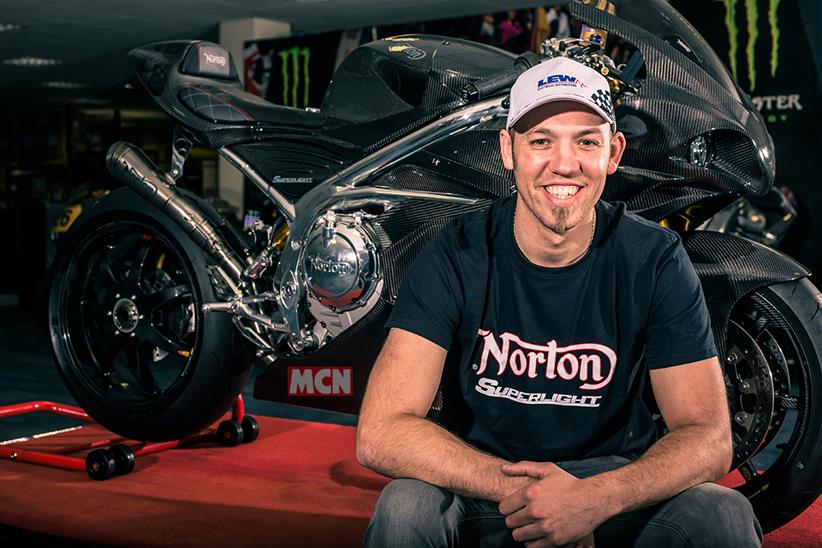 Hickman signs for Norton in the Lightweight TT