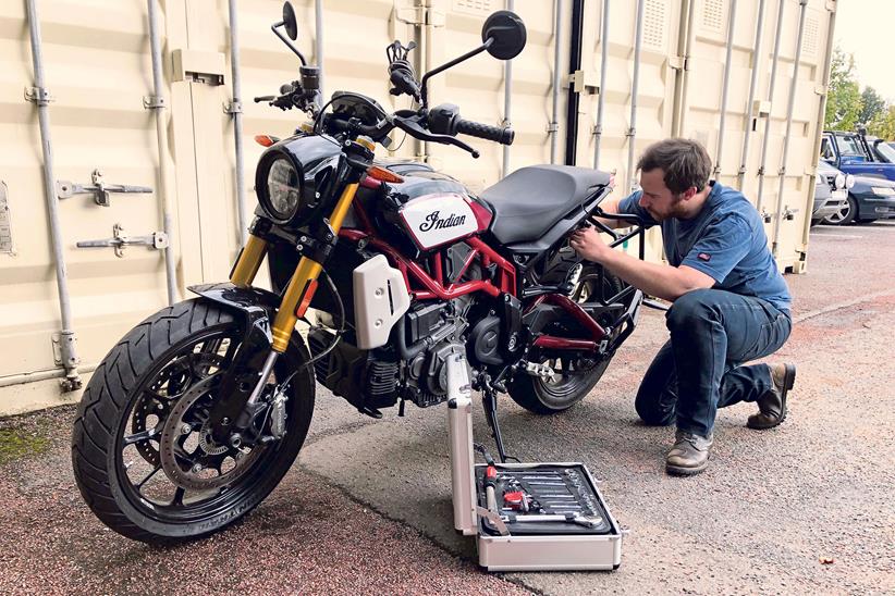 Installing luggage on the Indian FTR1200S