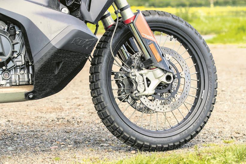 There's radial brakes on the KTM 790 Adventure R 