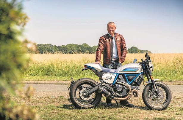 Ducati scrambler cafe store racer 2019