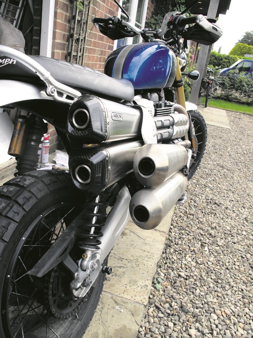 Comparing exhaust silencers on the Triumph Scrambler 1200 XE