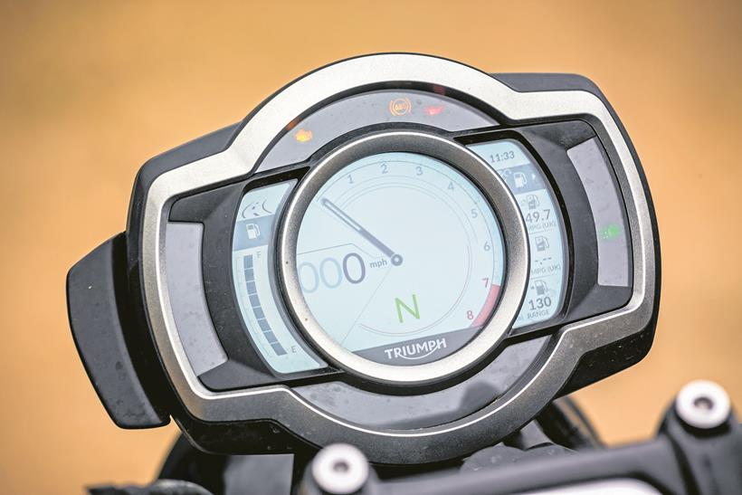 Triumph Scrambler 1200 XE clocks