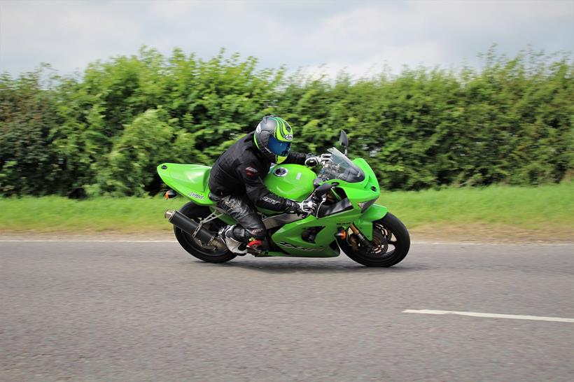 2003 Kawasaki ZX-6R in action